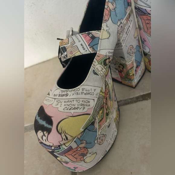 NWT DOLLS KILL X ARCHIE COMICS Platform Mary Jane’s Size 8 - Picture 14 of 17